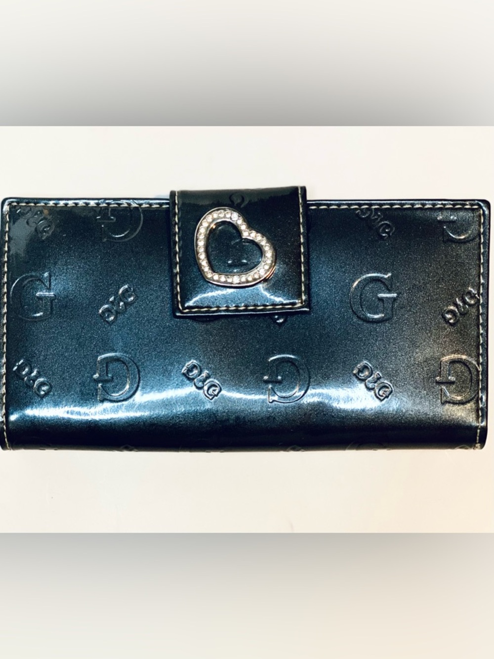 Guess Wallet Vintage Y2K Rare Patent Leather Rhinestone Heart Platinum Gray